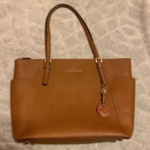 Michael Kors Jet Setter Tote